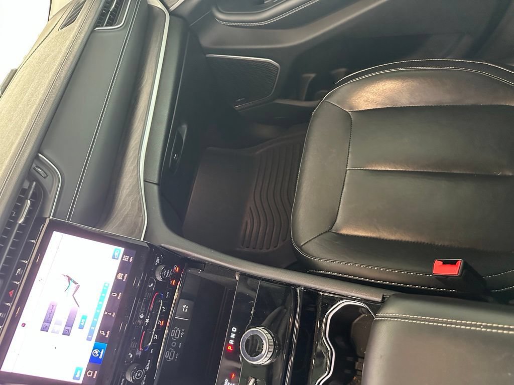 Used 2022 Jeep Grand Cherokee Limited w/ MOPAR Finishing Package AWD/4WD image 26