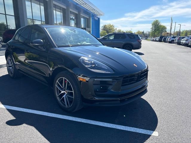 Used 2023 Porsche Macan S AWD/4WD image 4