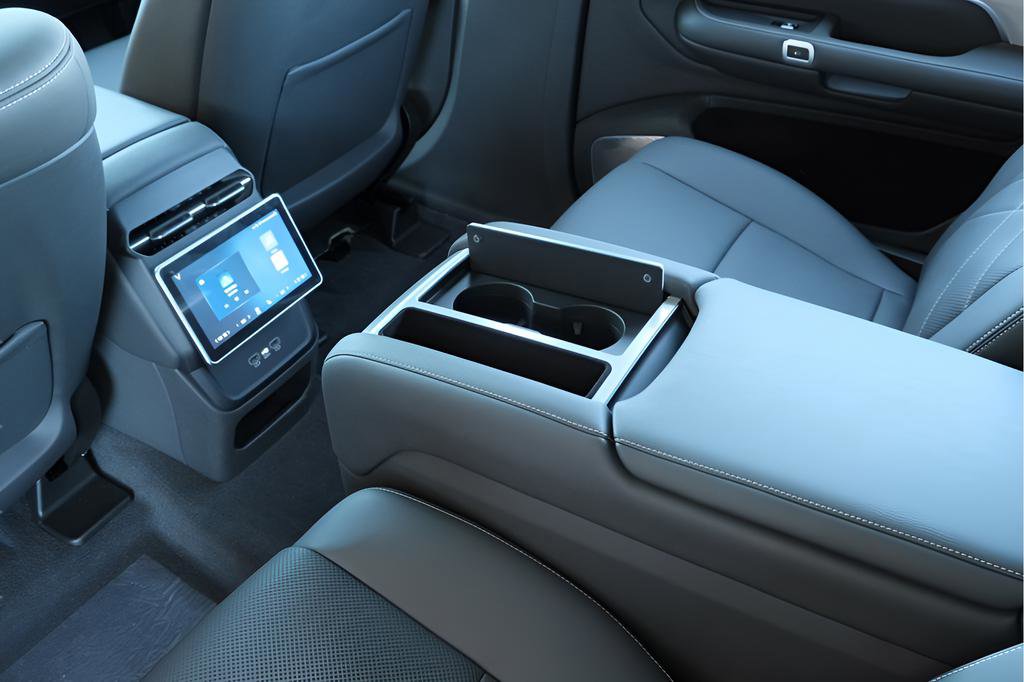 New 2024 VinFast VF 9 Plus image 20