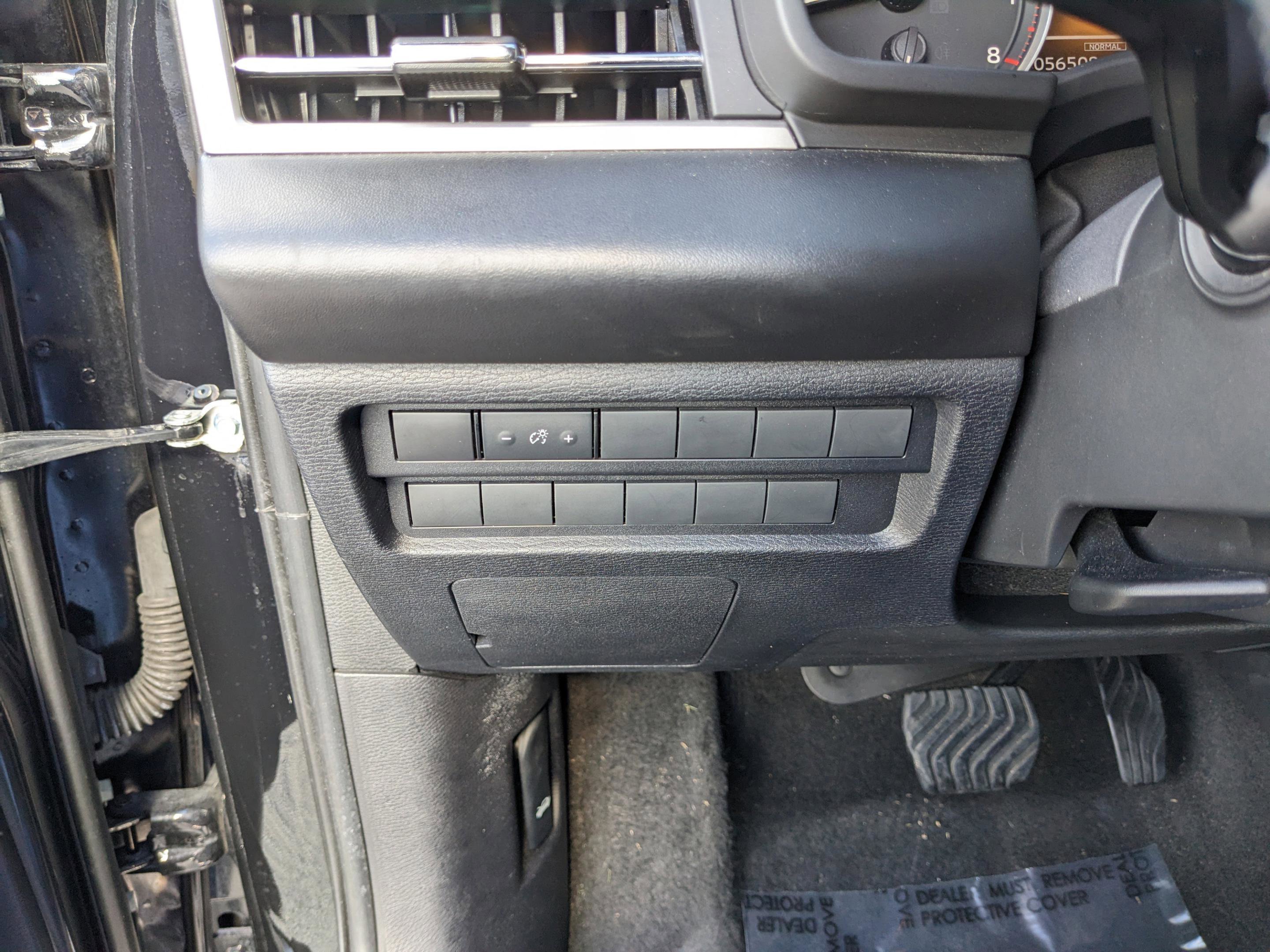 Used 2023 Mitsubishi Outlander ES image 28