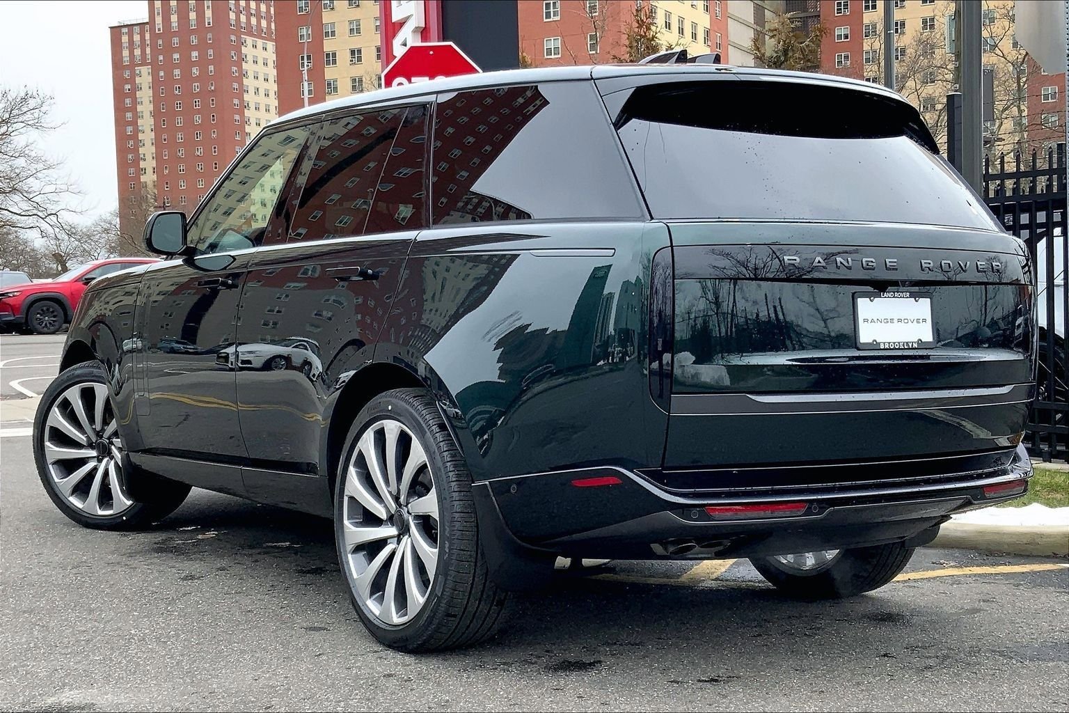 New 2026 Land Rover Range Rover SE image 12