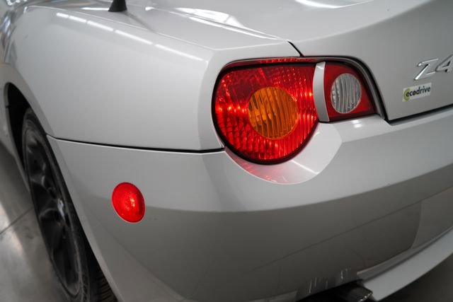 Used 2003 BMW Z4 2.5i image 67