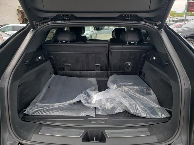 New 2025 Cadillac Lyriq Luxury w/ LPO, Floor Liner Package image 5