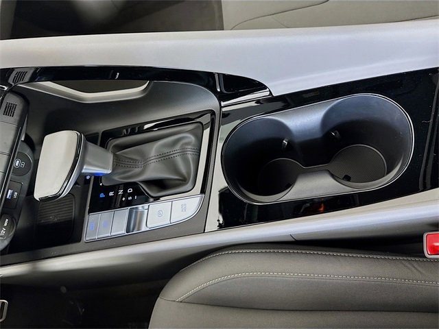 New 2025 Hyundai Elantra SEL image 17