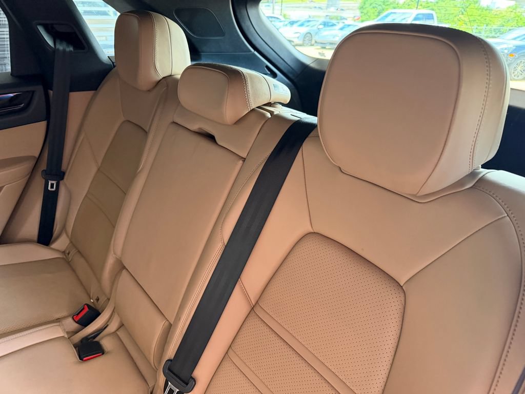 Certified 2020 Porsche Cayenne AWD/4WD image 31