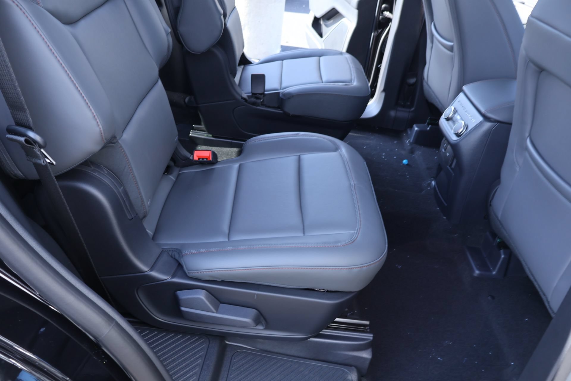 New 2026 Ford Explorer Active w/ Active Comfort Package AWD/4WD image 16