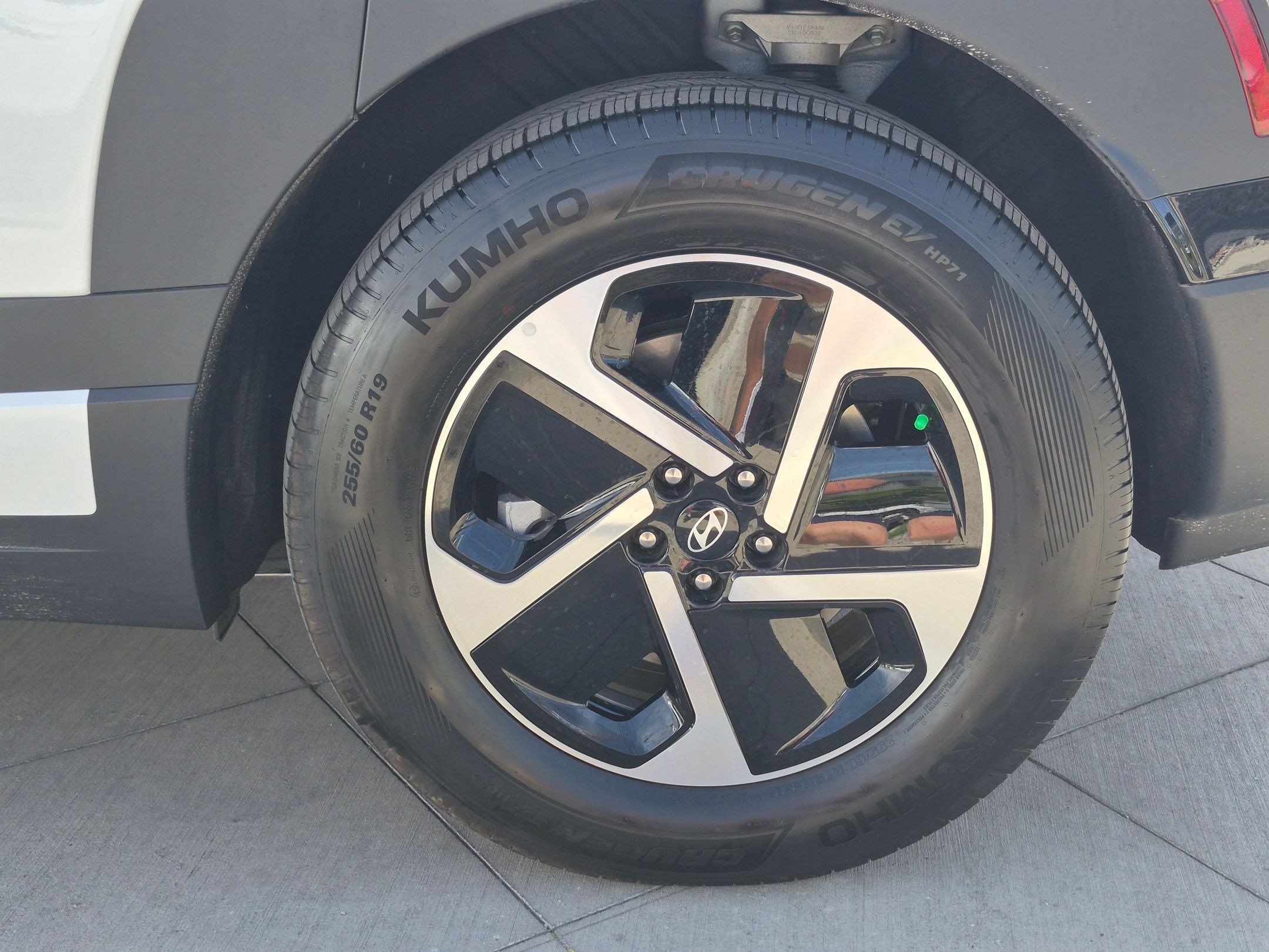 Certified 2026 Hyundai Ioniq 9 S RWD image 13