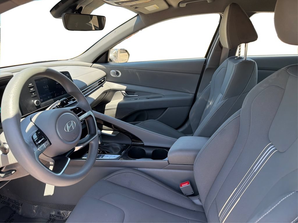 Used 2026 Hyundai Elantra Hybrid FWD image 10