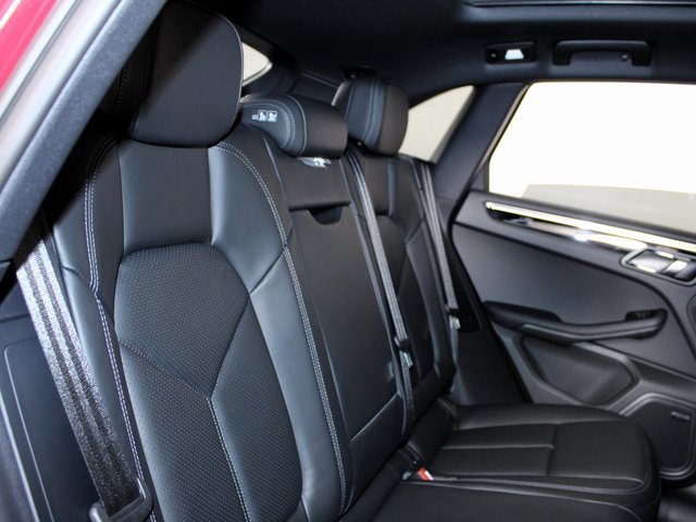 New 2026 Porsche Macan image 25