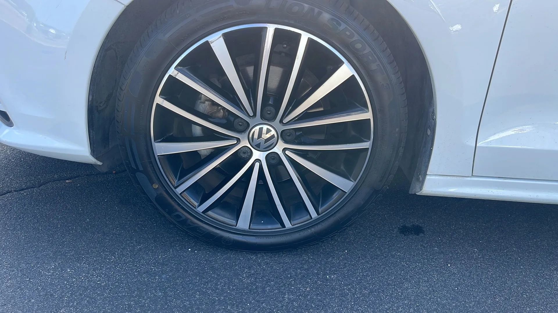 Used 2016 Volkswagen Jetta Sport image 9