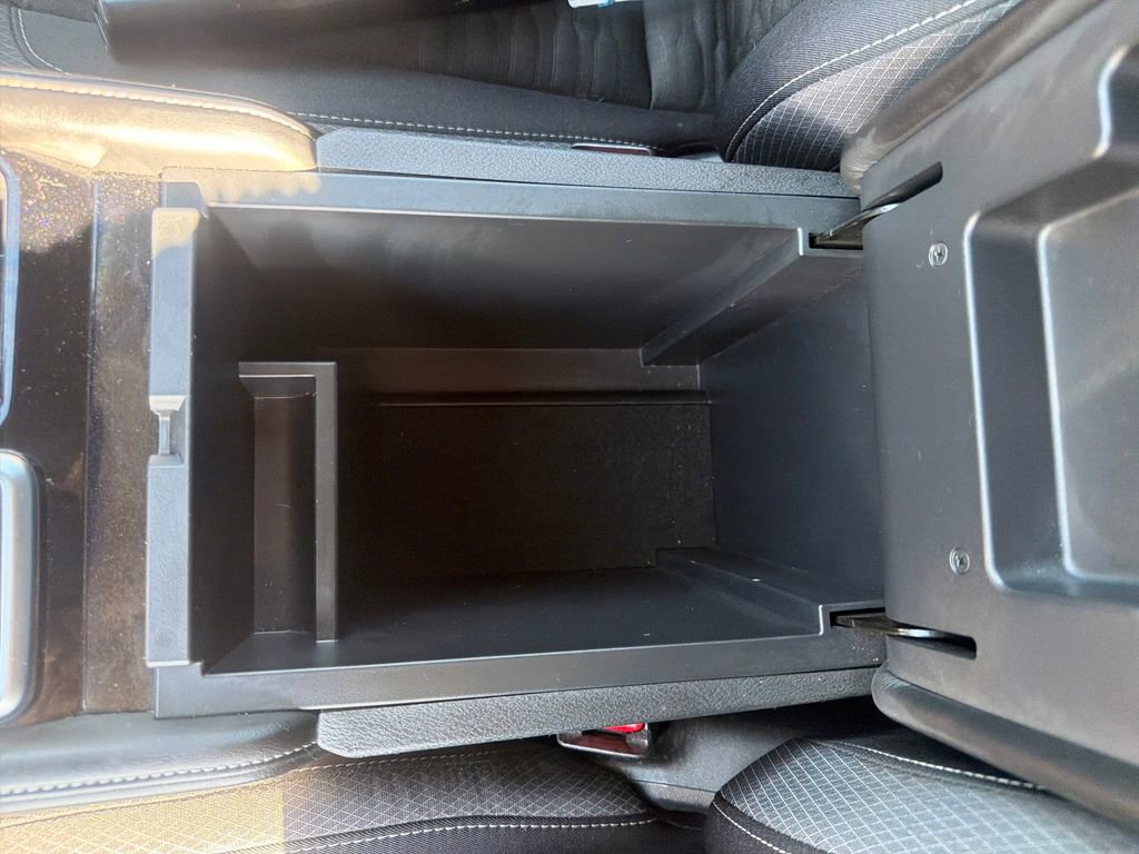 Used 2024 Nissan Pathfinder SV image 39