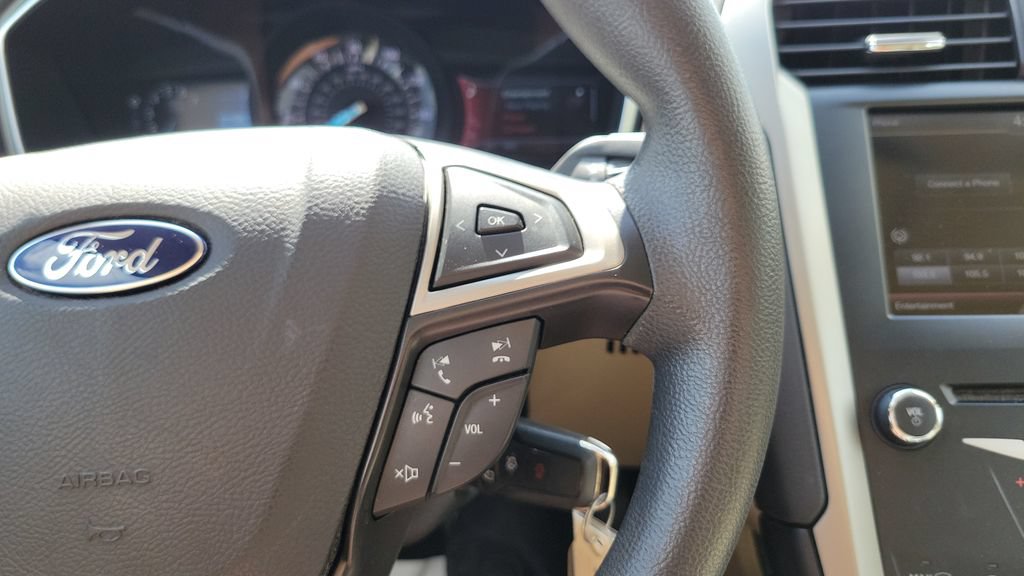 Used 2014 Ford Fusion SE FWD image 21