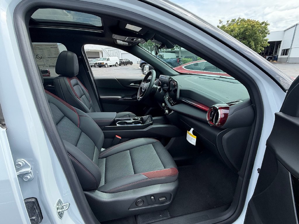 New 2027 Chevrolet Equinox RS w/ Convenience Package III FWD image 14