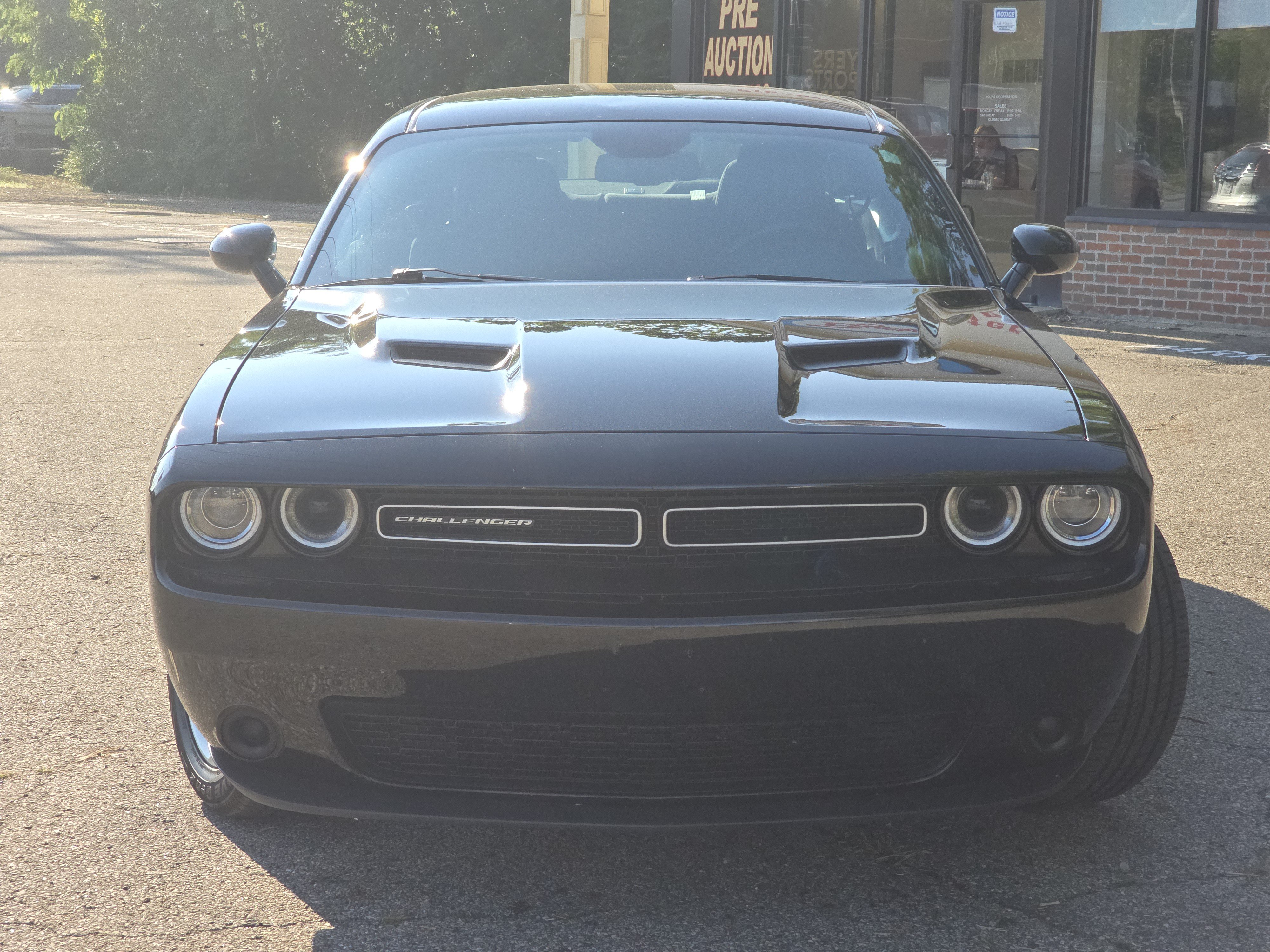 Used 2019 Dodge Challenger SXT RWD image 2