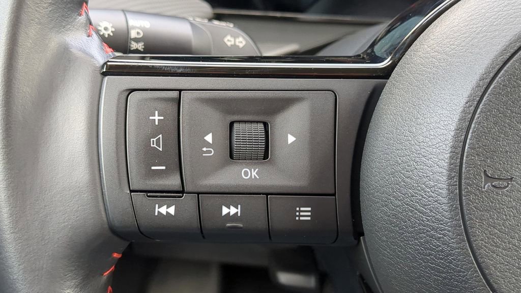 Certified 2025 Nissan Kicks SR w/ Interior Electronics Package AWD/4WD image 19