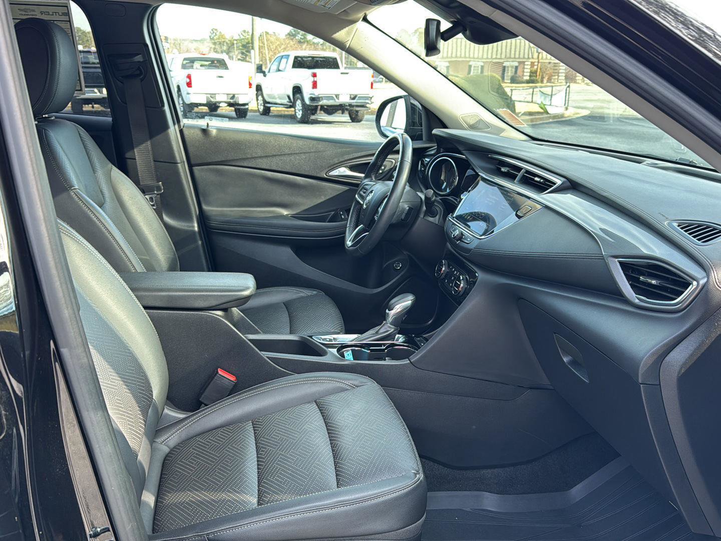 Used 2022 Buick Encore GX Essence image 10