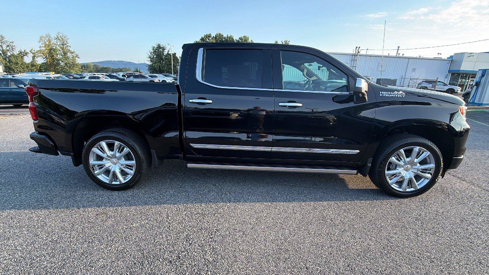 New 2026 Chevrolet Silverado 1500 High Country AWD/4WD image 8
