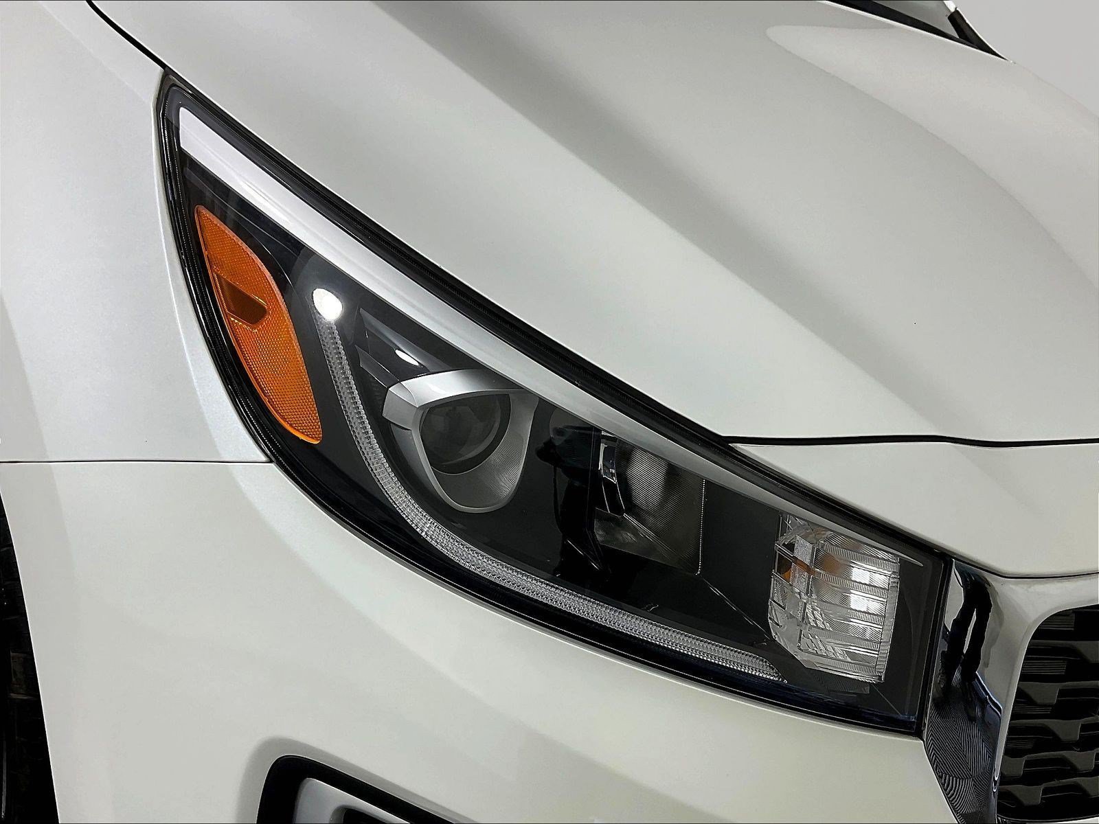 Used 2020 Kia Sedona L FWD image 32