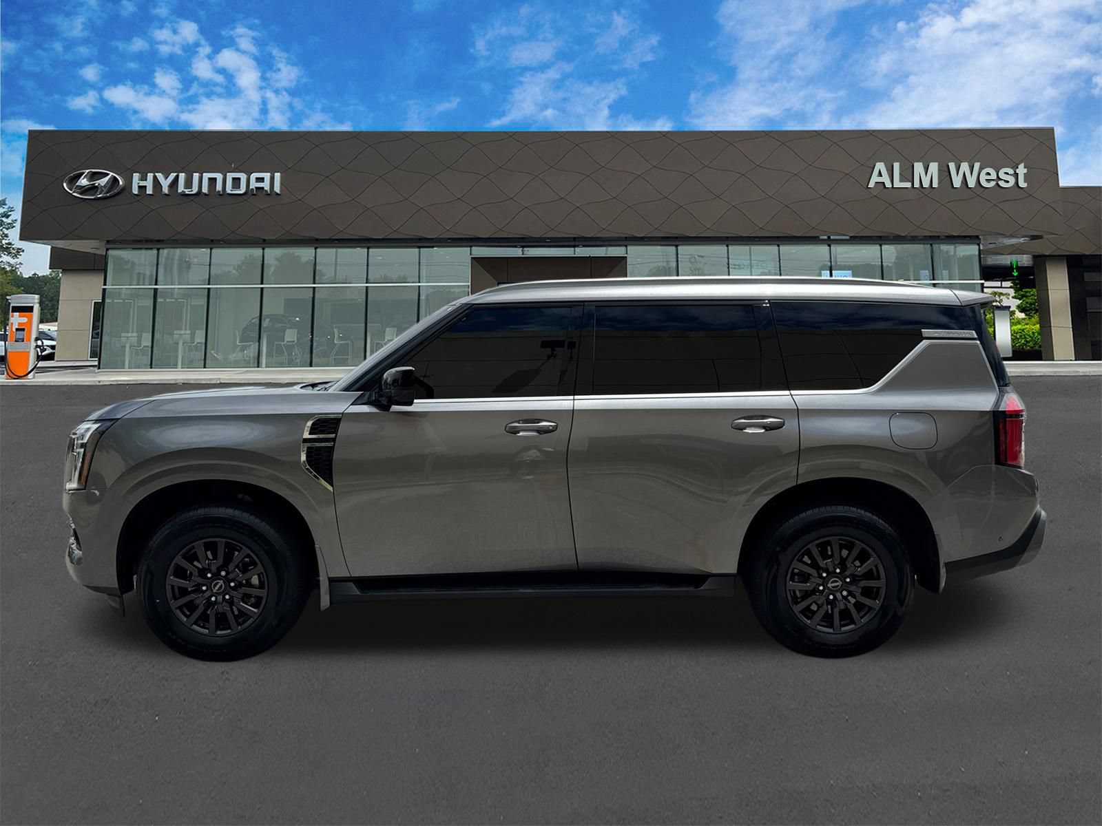 Used 2025 Nissan Armada SV RWD image 8
