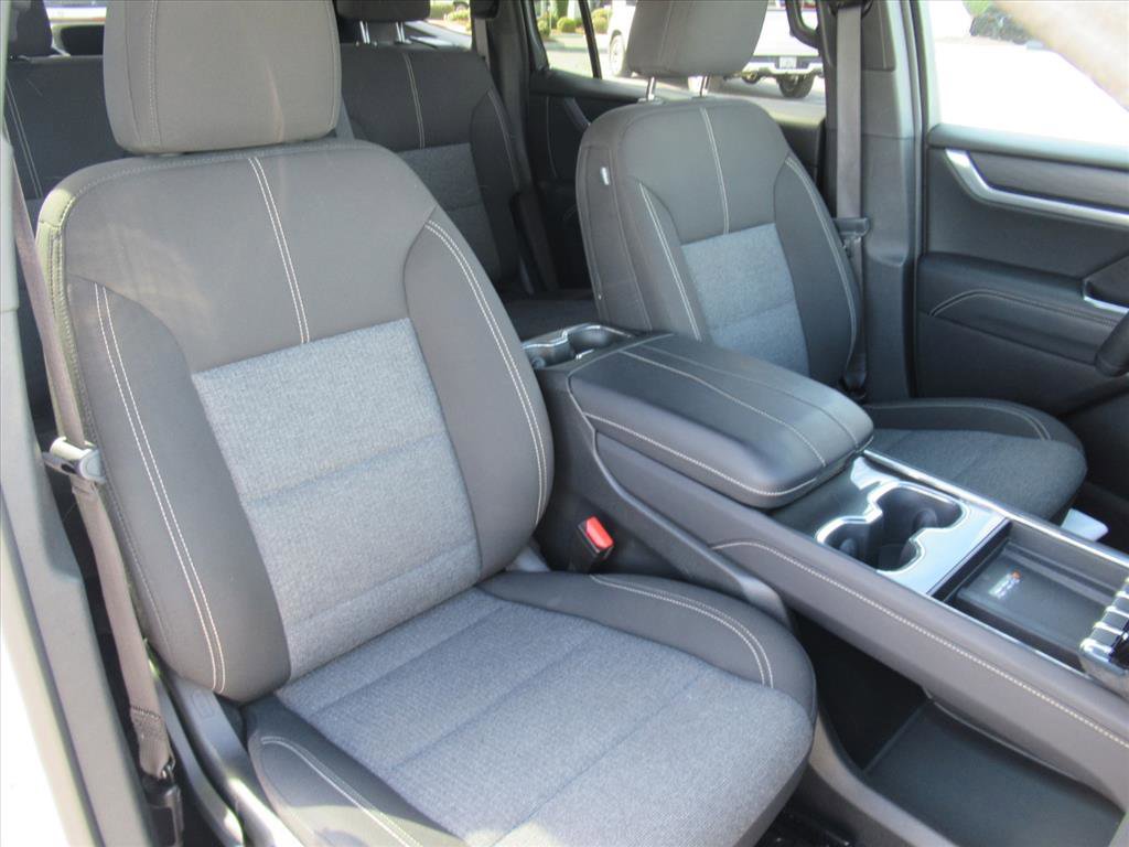 Used 2025 GMC Acadia Elevation FWD image 8