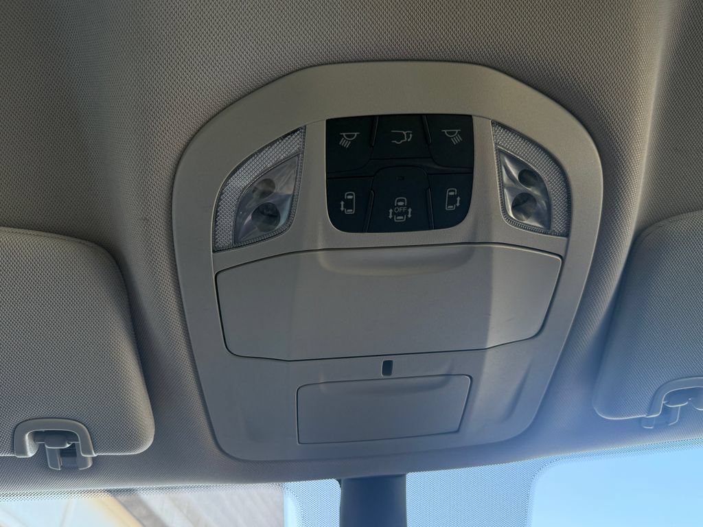 Used 2023 Chrysler Pacifica Touring-L FWD image 26