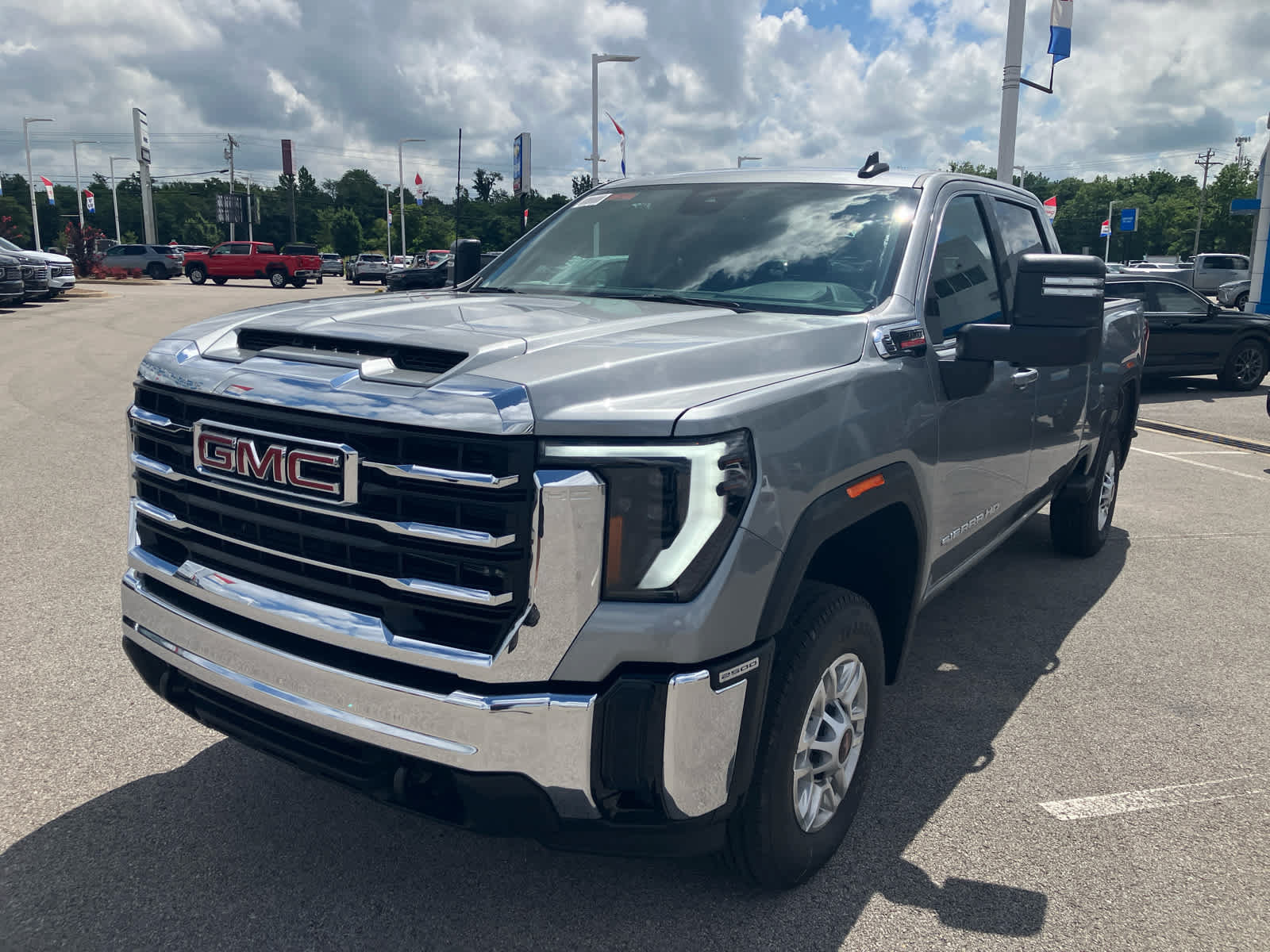 New 2026 GMC Sierra 2500 SLE AWD/4WD image 3