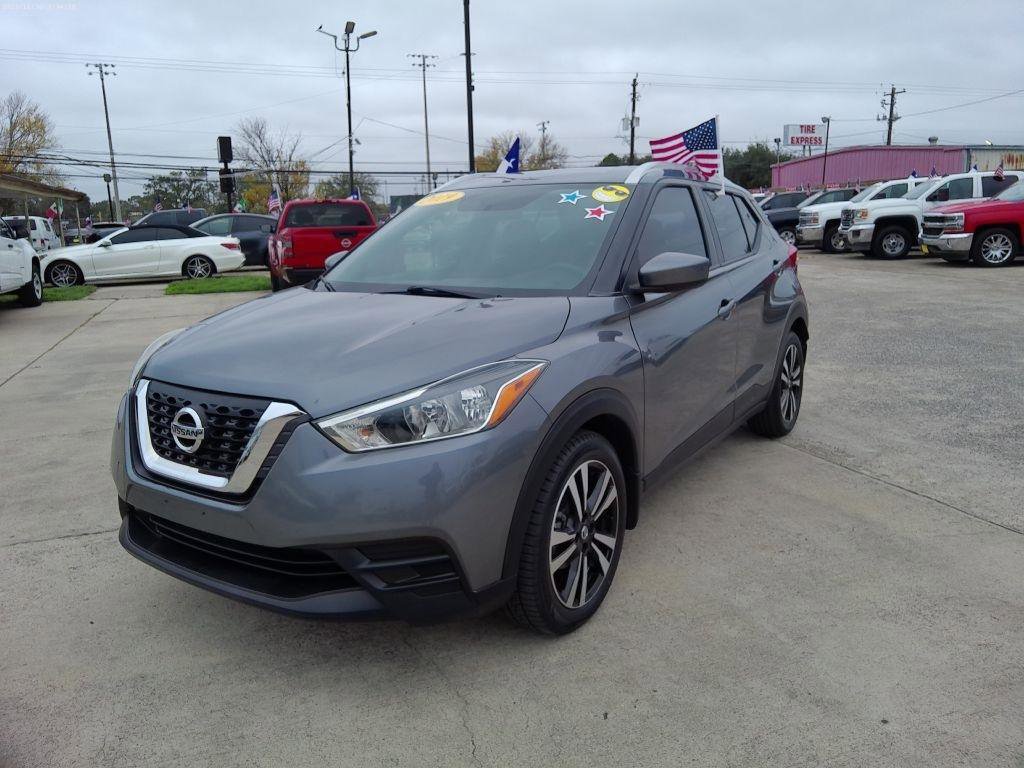 Used 2019 Nissan Kicks SV FWD image 2