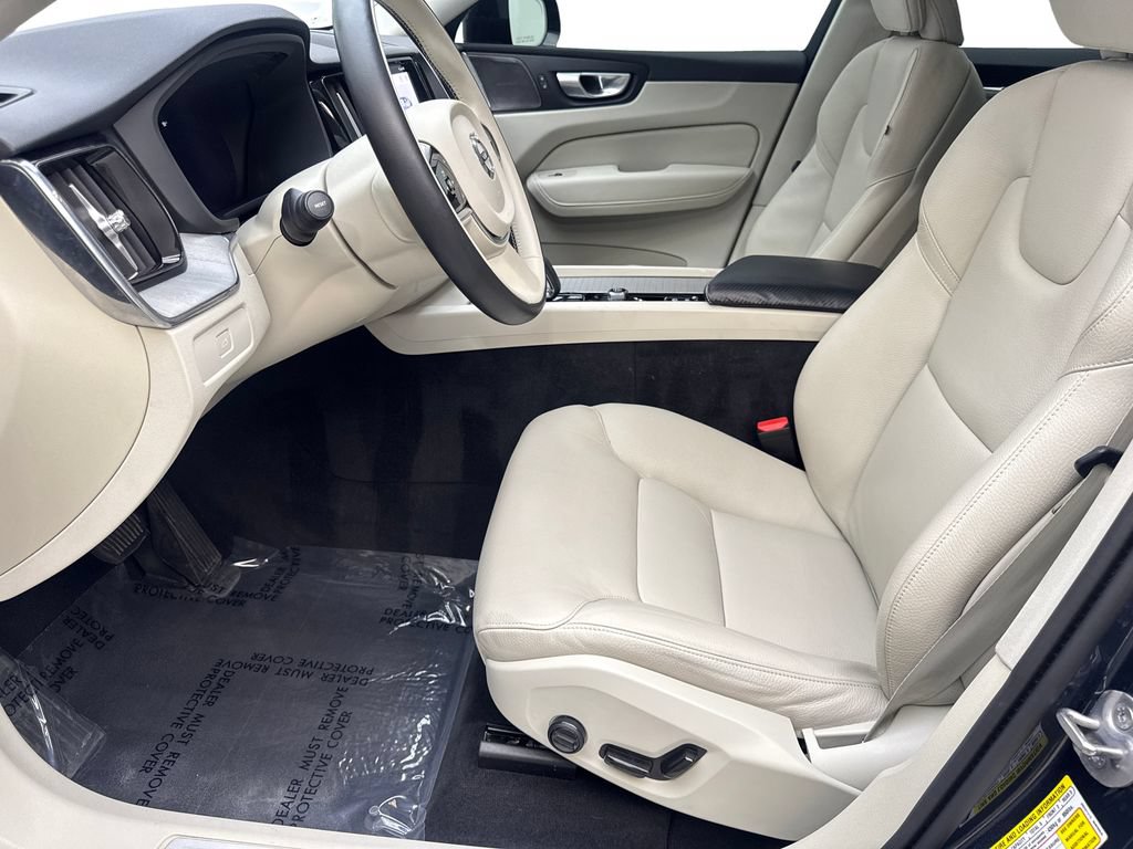 Used 2024 Volvo XC60 B5 Plus w/ Protection Package Premier AWD/4WD image 27