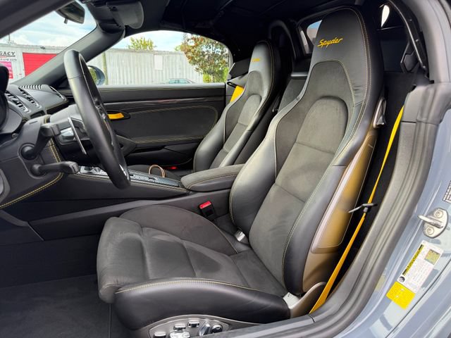 Used 2023 Porsche 718 Boxster Spyder RWD image 13