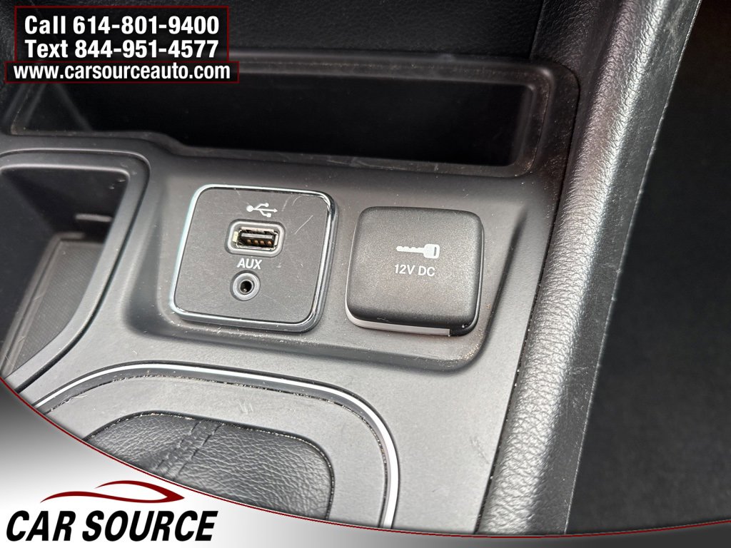 Used 2019 Jeep Cherokee Latitude Plus image 34