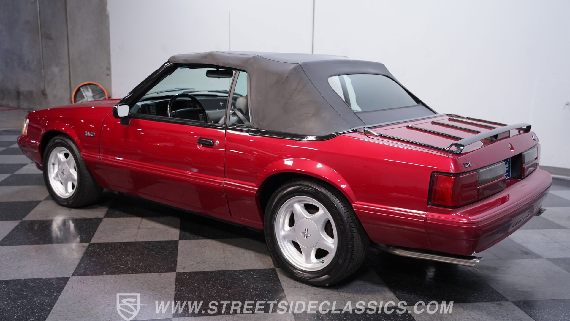 Used 1993 Ford Mustang LX RWD image 8