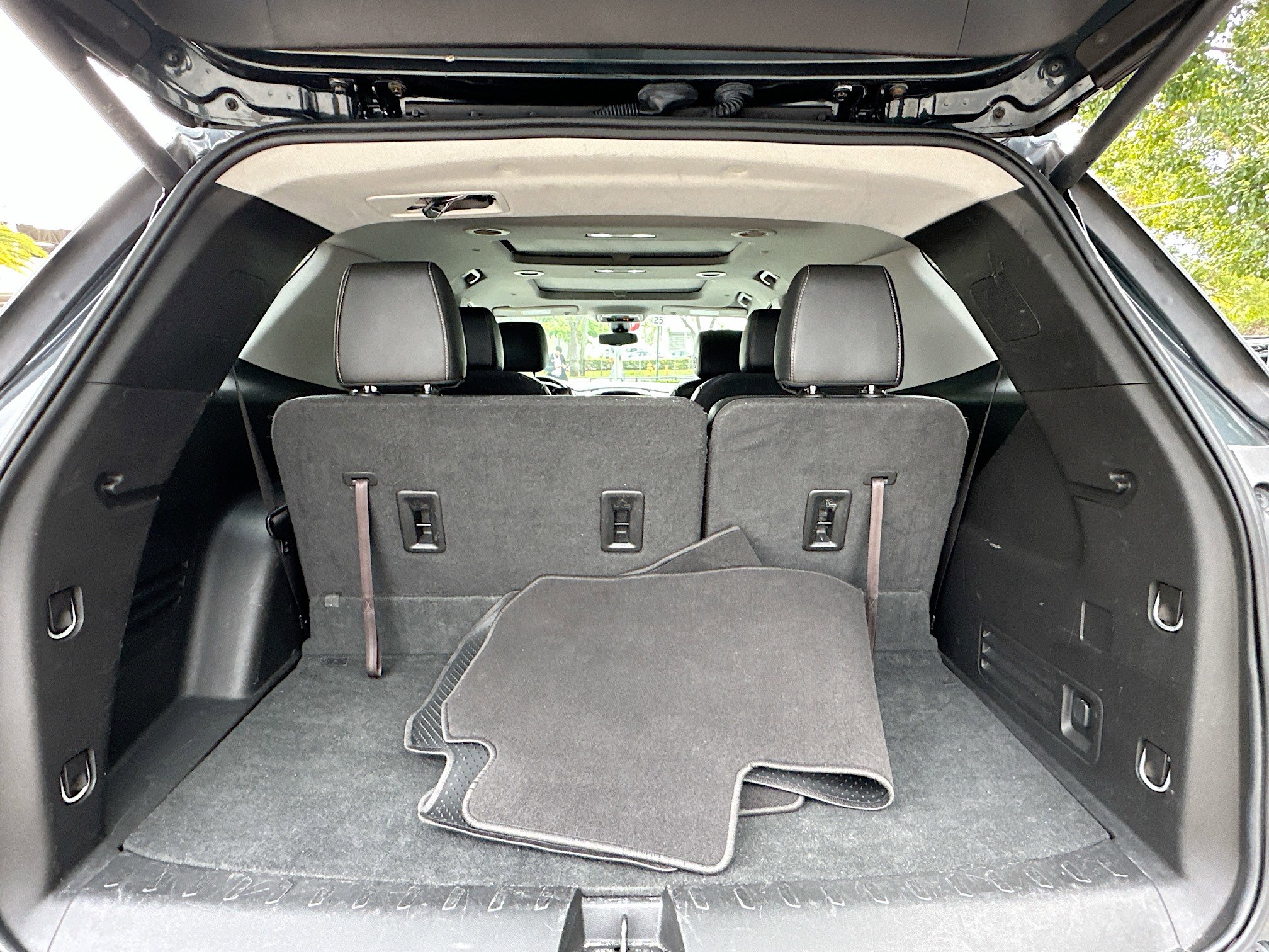 Used 2019 Chevrolet Traverse Premier w/ Driver Confidence II Package image 28