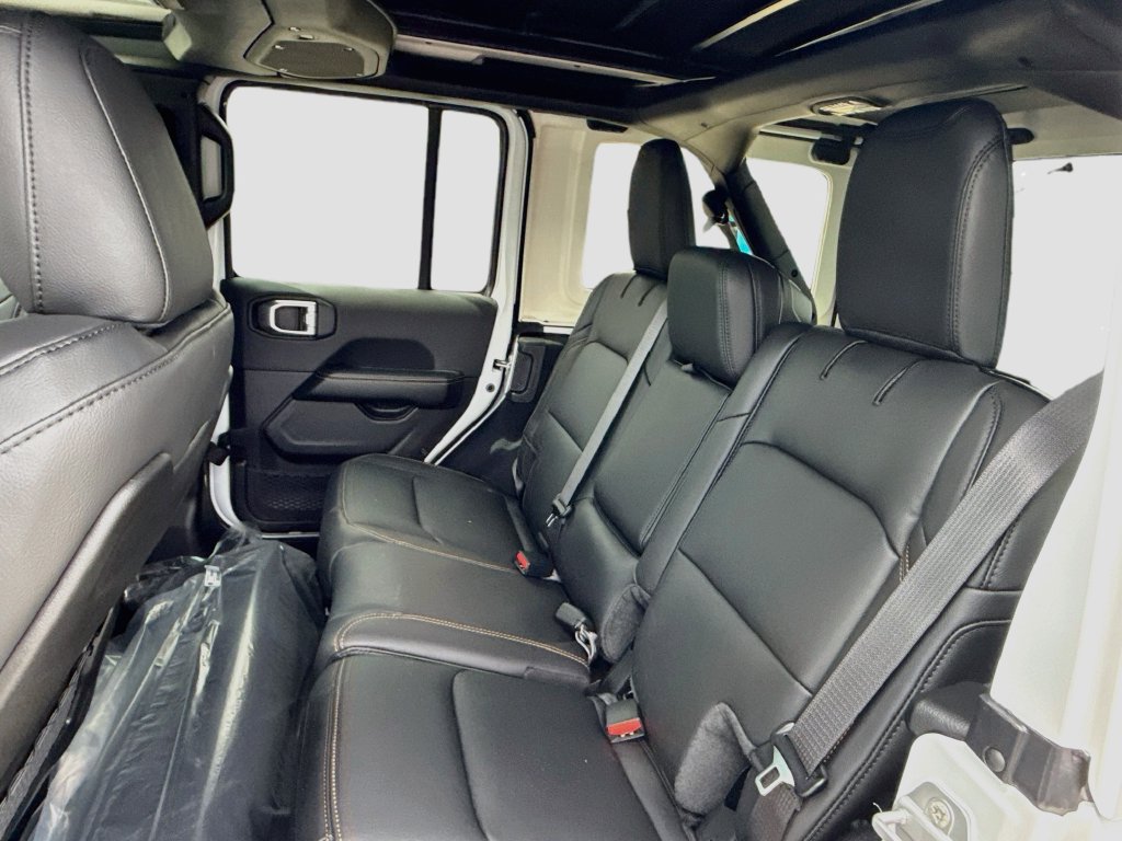 New 2027 Jeep Wrangler Unlimited Sahara AWD/4WD image 21