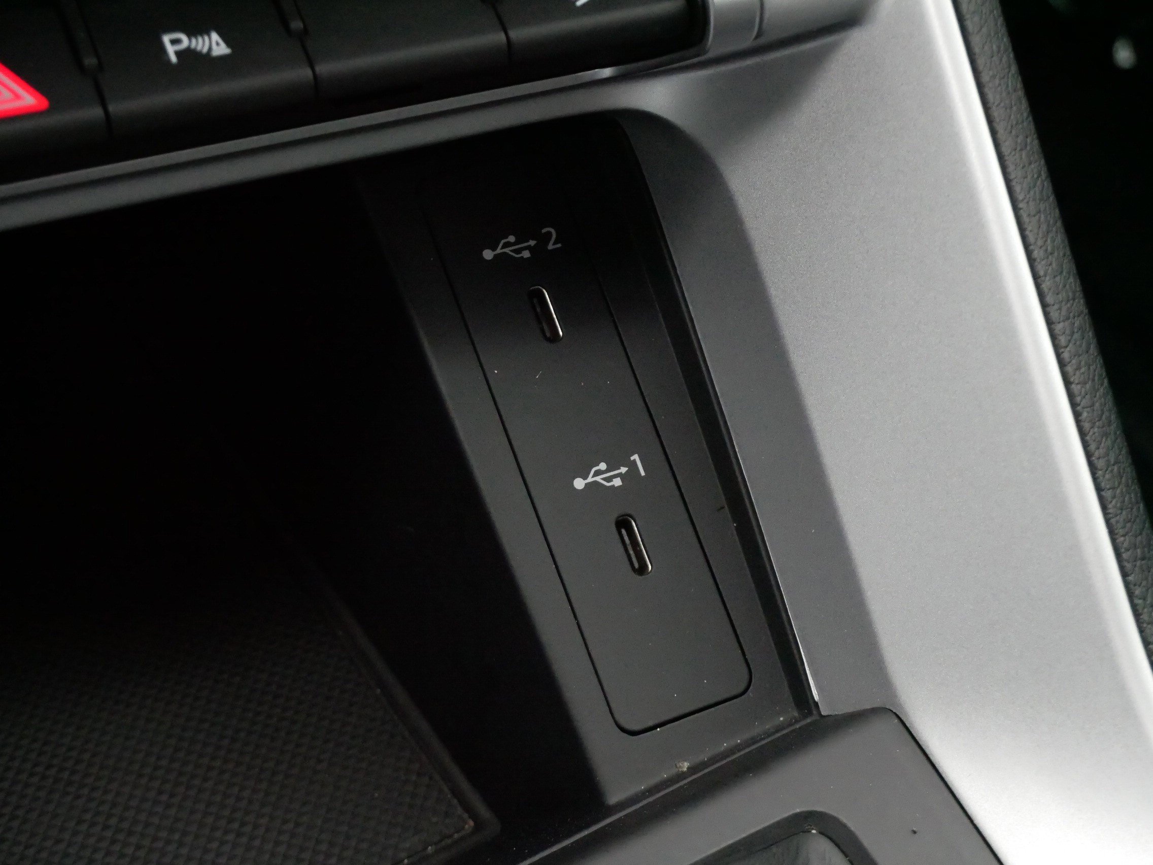 Used 2025 Audi Q3 2.0T Premium image 29