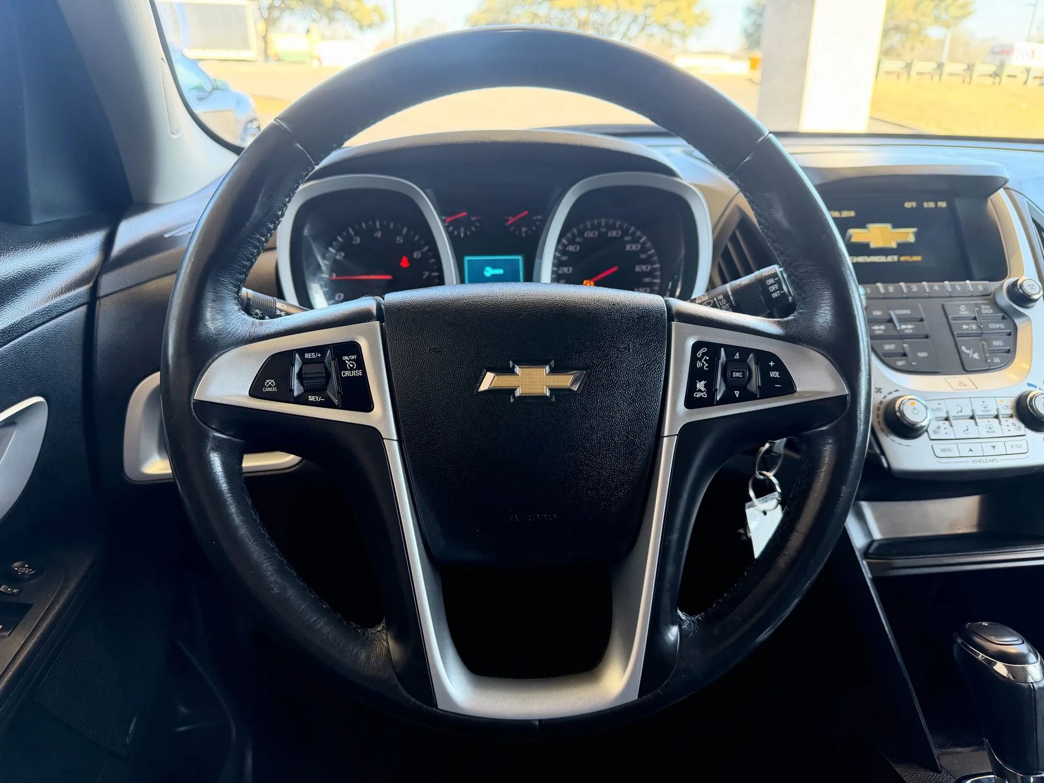 Used 2017 Chevrolet Equinox LT image 10