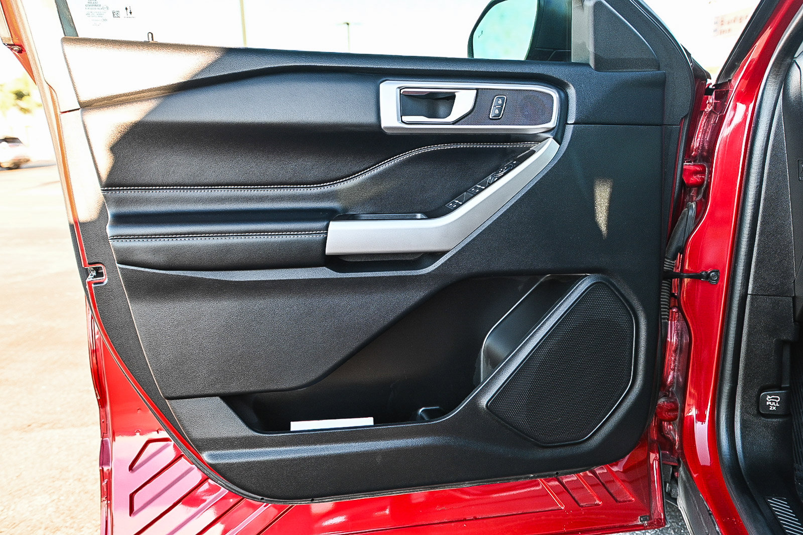 Used 2022 Ford Explorer XLT image 19