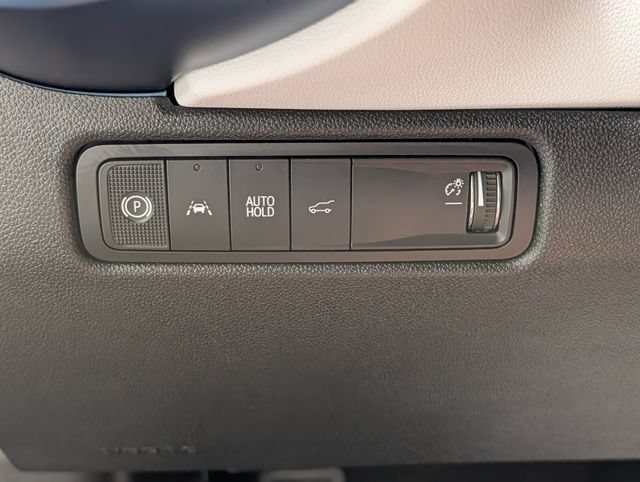 Certified 2026 Chevrolet Equinox EV LT w/ Convenience Package II AWD/4WD image 18