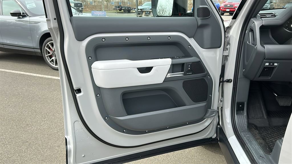 New 2026 Land Rover Defender 110 S AWD/4WD image 8