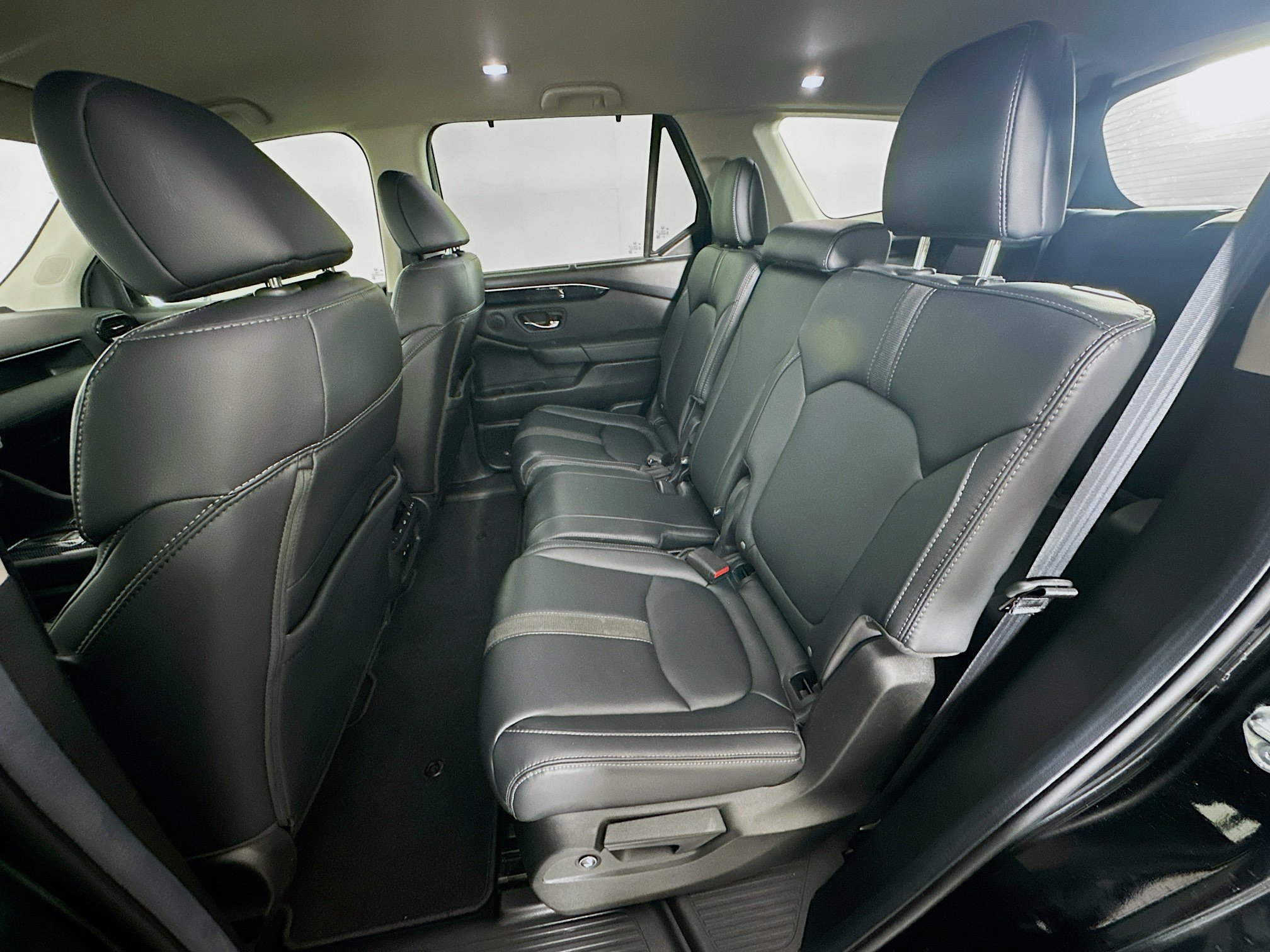 Used 2025 Honda Pilot EX-L image 28