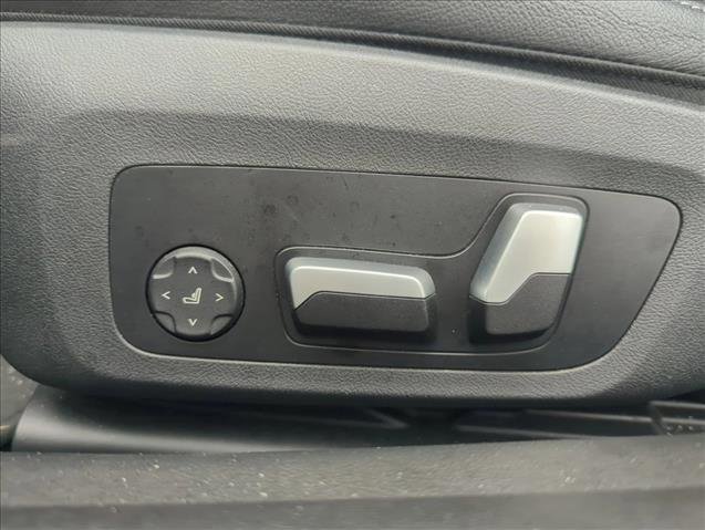 Used 2024 BMW 430i Coupe w/ Convenience Package RWD image 13