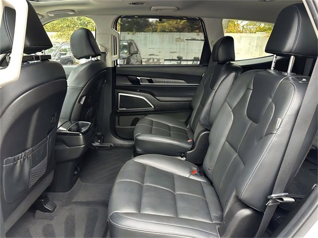 Used 2023 Kia Telluride EX w/ EX Captain's Chair Package image 25