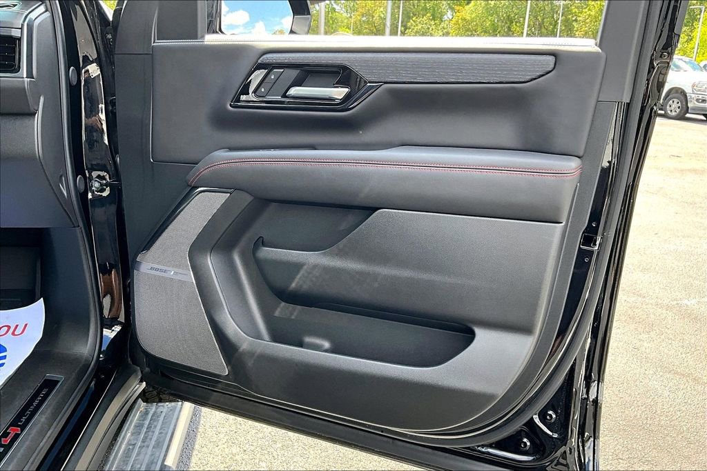 Used 2025 GMC Yukon AT4 Ultimate w/ LPO, Floor Liner Package AWD/4WD image 27