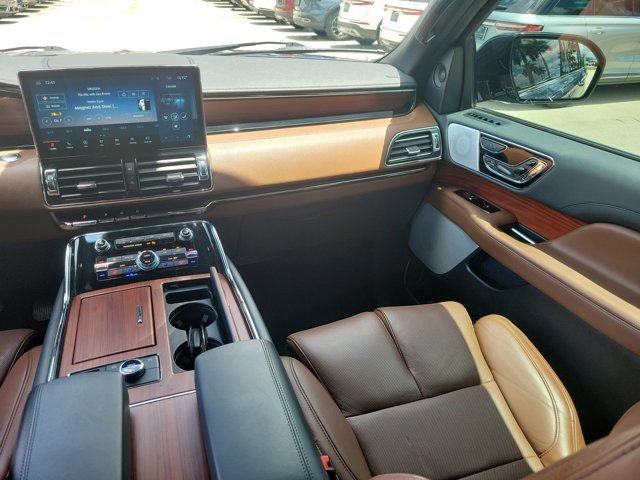Certified 2023 Lincoln Navigator Reserve AWD/4WD image 22