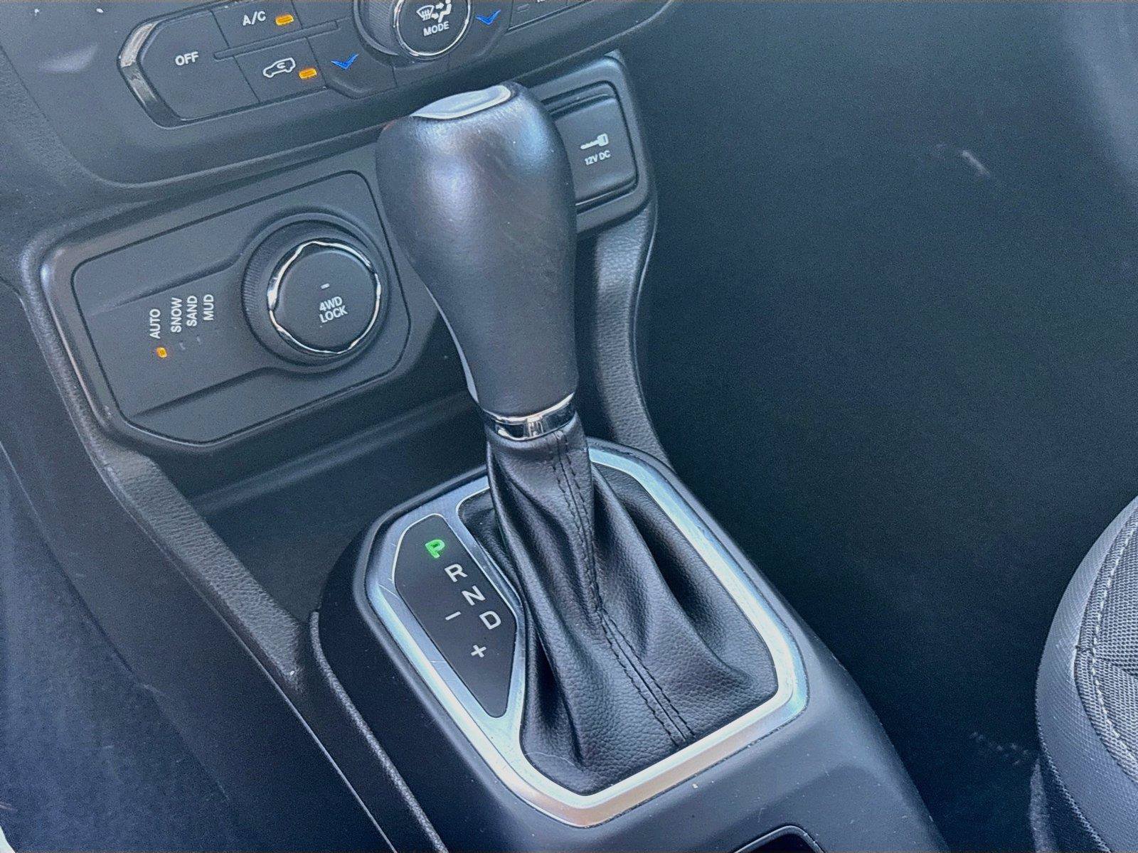 Certified 2023 Jeep Renegade Latitude AWD/4WD image 15