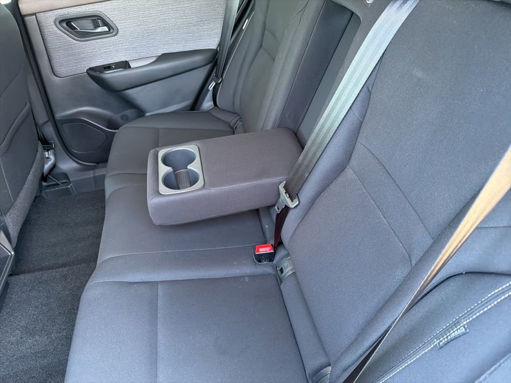 Used 2023 Nissan Rogue S AWD/4WD image 8