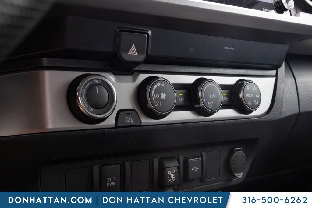 Used 2020 Toyota Tacoma SR5 AWD/4WD image 9