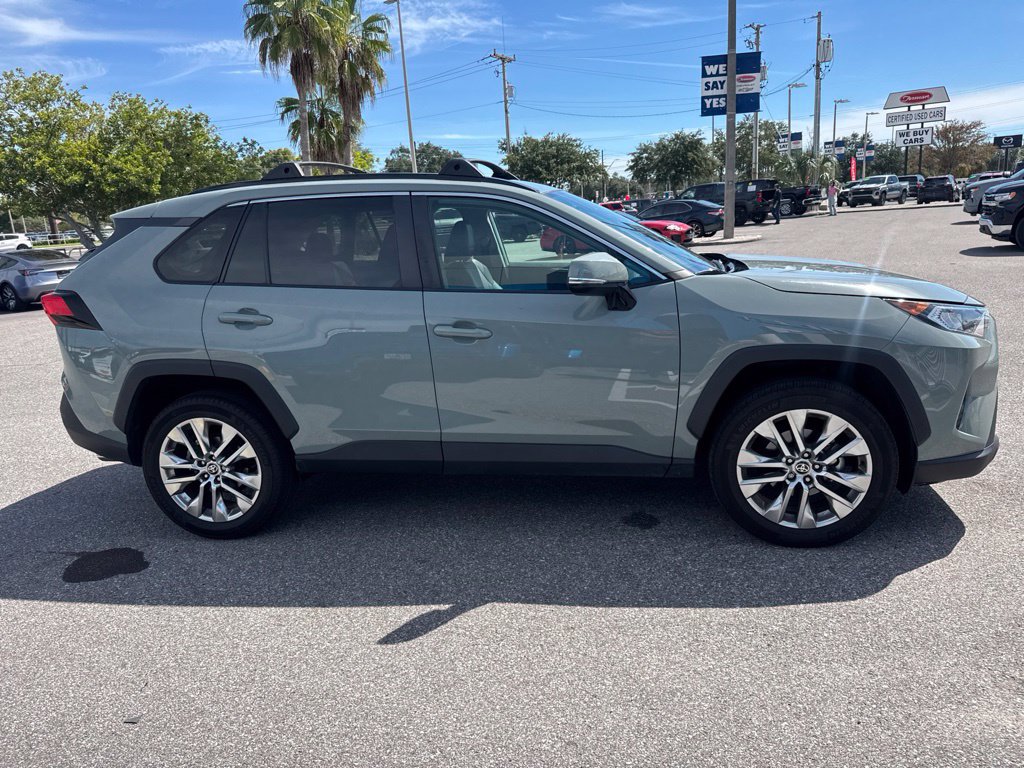 Used 2021 Toyota RAV4 XLE Premium AWD/4WD image 4