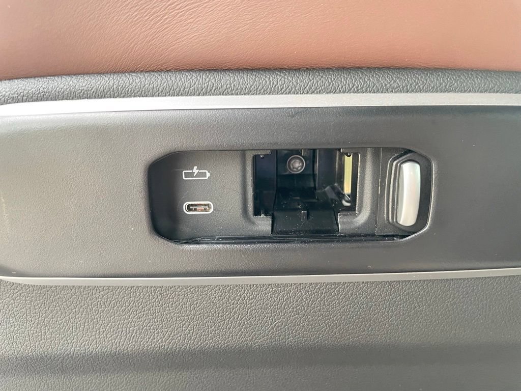Used 2025 BMW X5 xDrive50e AWD/4WD image 22