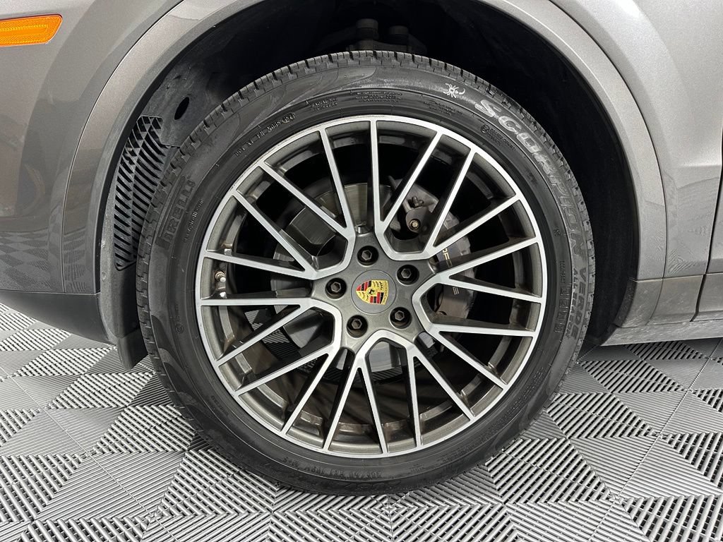 Certified 2023 Porsche Cayenne Coupe AWD/4WD image 15