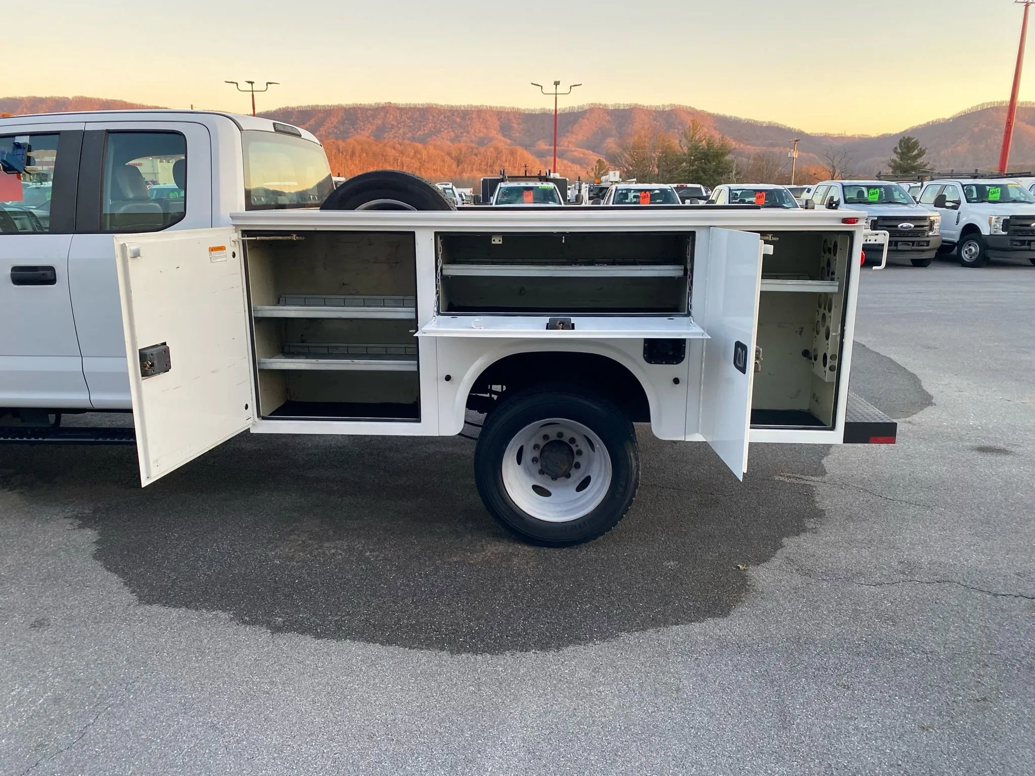 Used 2017 Ford F450 XL AWD/4WD image 32